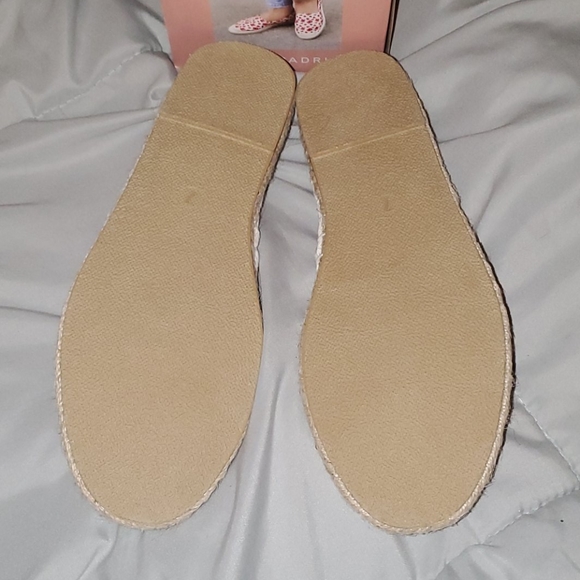 NEW in Box! Size 7 Ladies Espadrilles - Picture 3 of 6